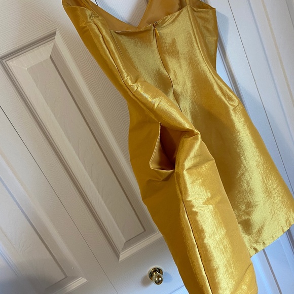 Luxxel Gold Metallic Cocktail Dress – Size Large - Picture 5 of 9